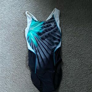 Swimsuit with underneath padding